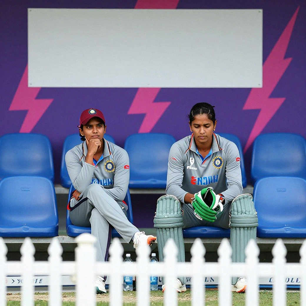 স্যুটকেসে দূরত্ব মাপা: এনওসি, জানালা আর বিপিএলের নীরব বাজার